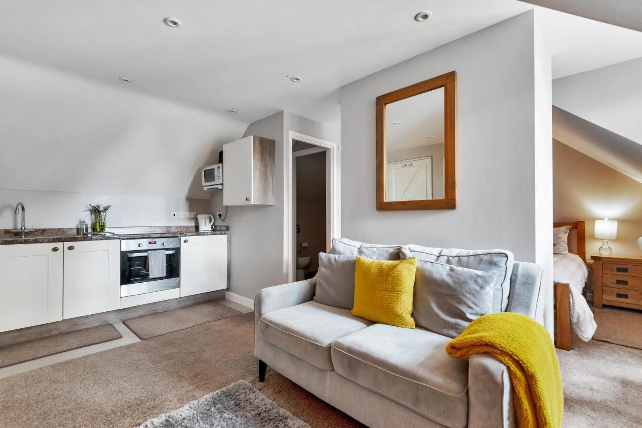 Hamble Retreat Studios And Lodge Warsash Bagian luar foto