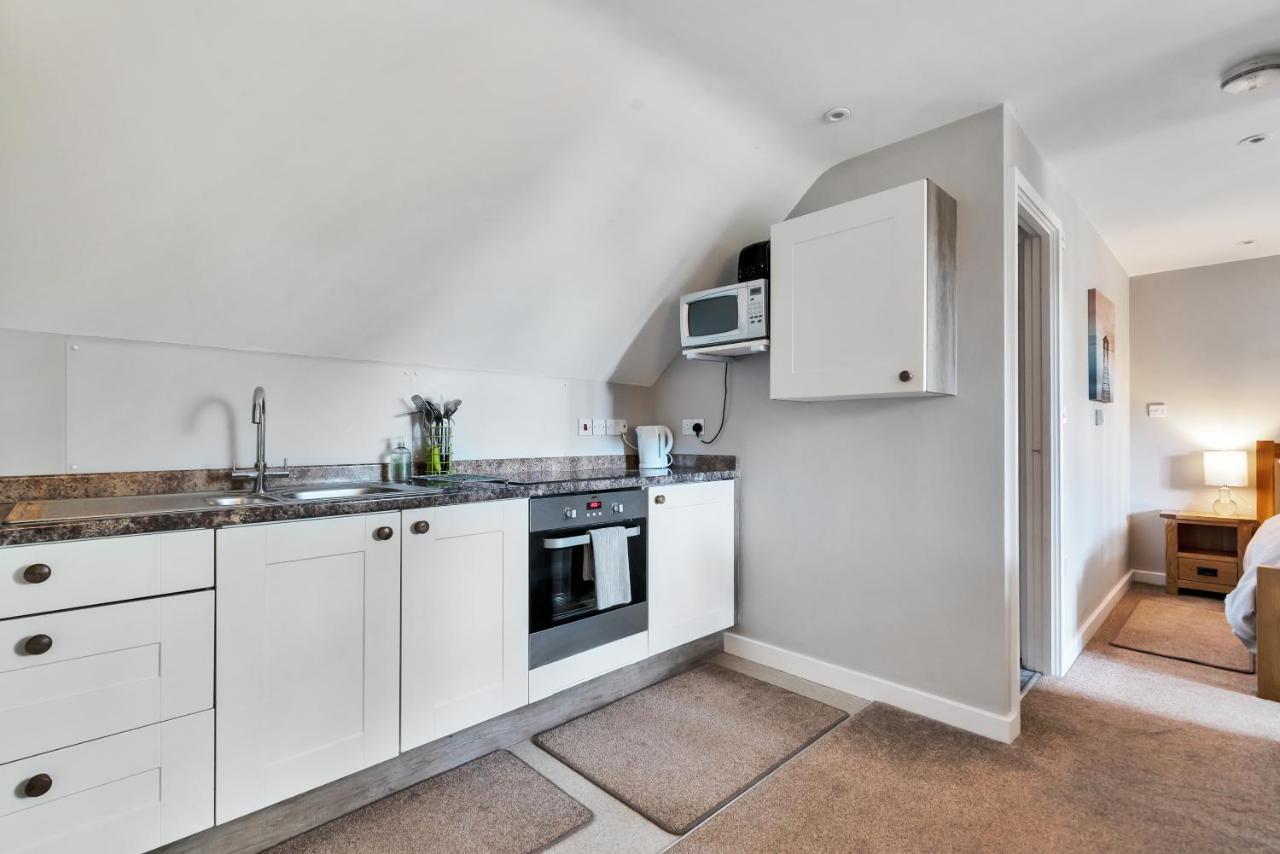 Hamble Retreat Studios And Lodge Warsash Bagian luar foto